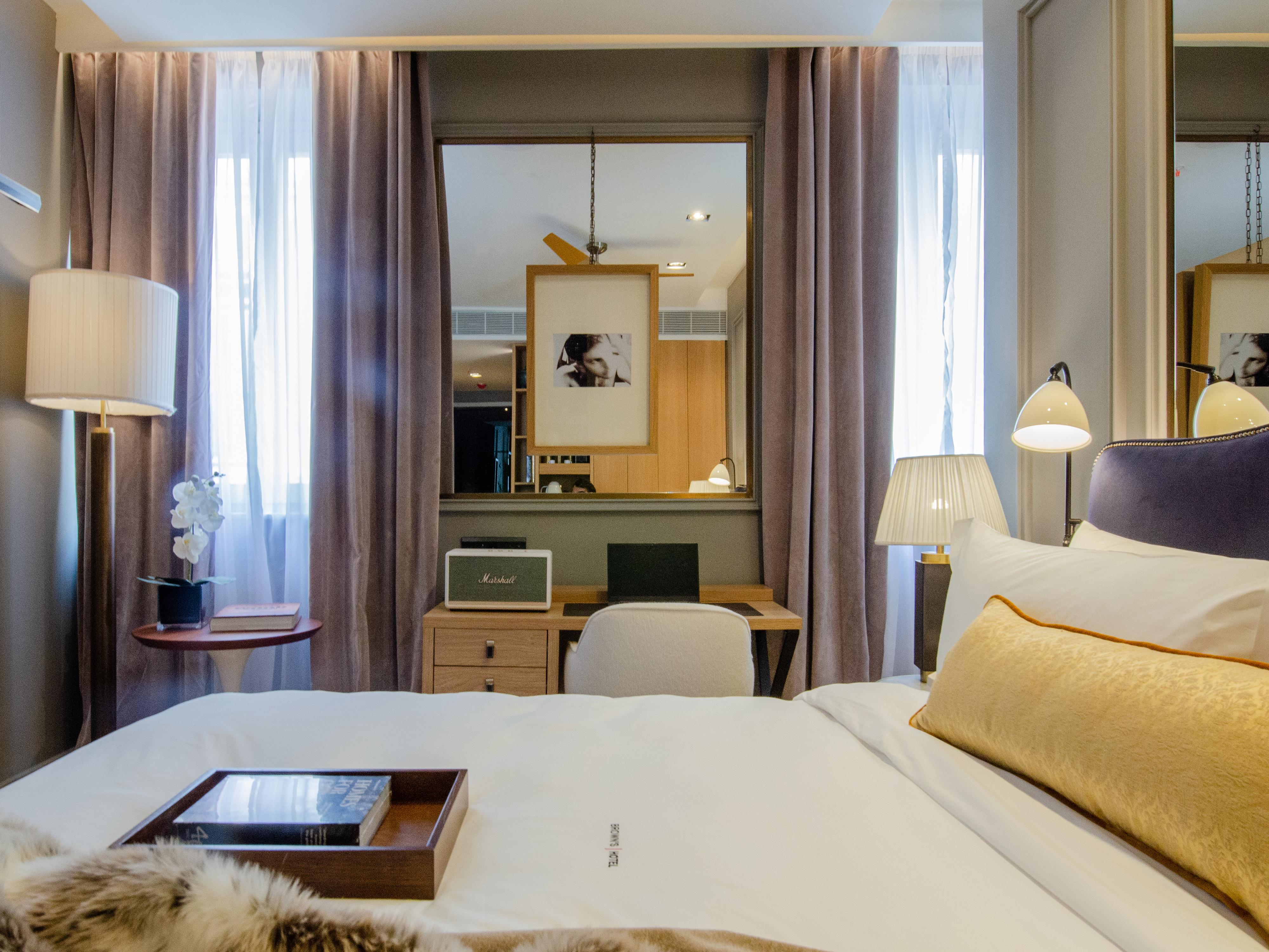 Browns Avenue Hotel Lisboa Exteriör bild A room at the hotel