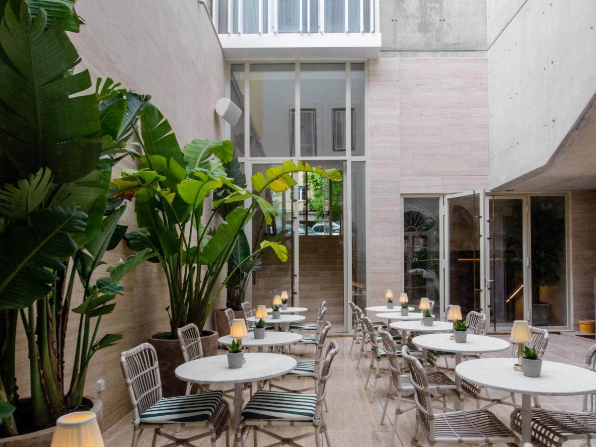 Browns Avenue Hotel Lisboa Exteriör bild The Café at the National Portrait Gallery