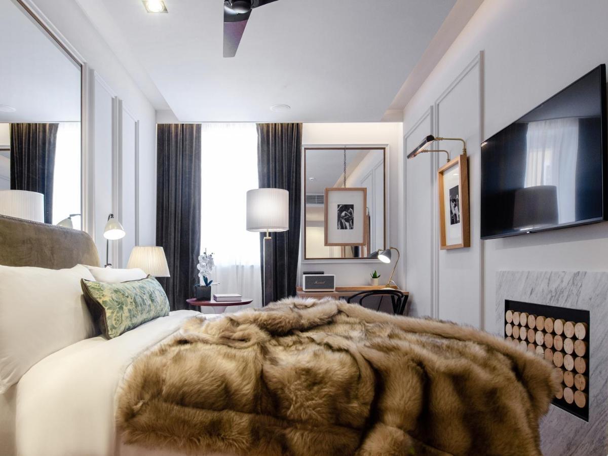 Browns Avenue Hotel Lisboa Exteriör bild A room at the hotel
