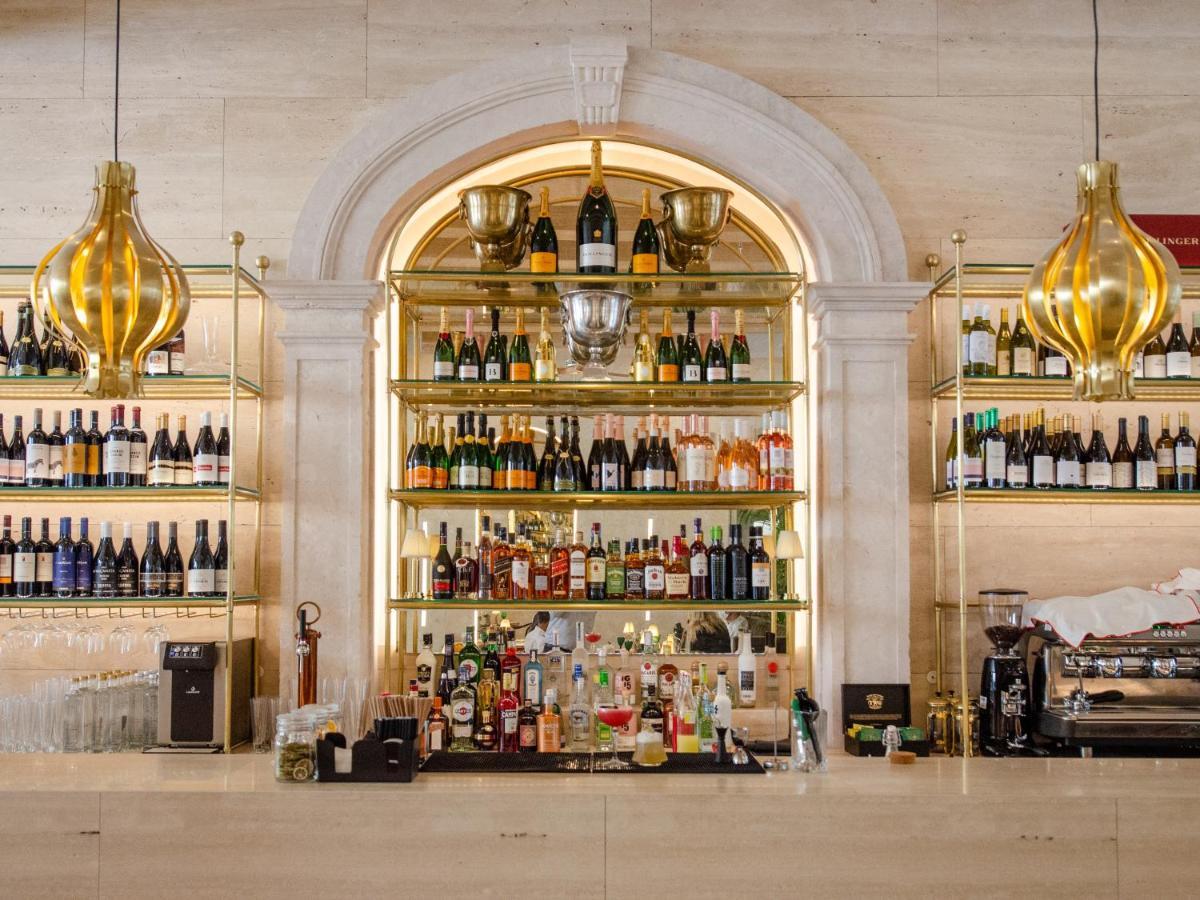 Browns Avenue Hotel Lisboa Exteriör bild The bar at the Ritz